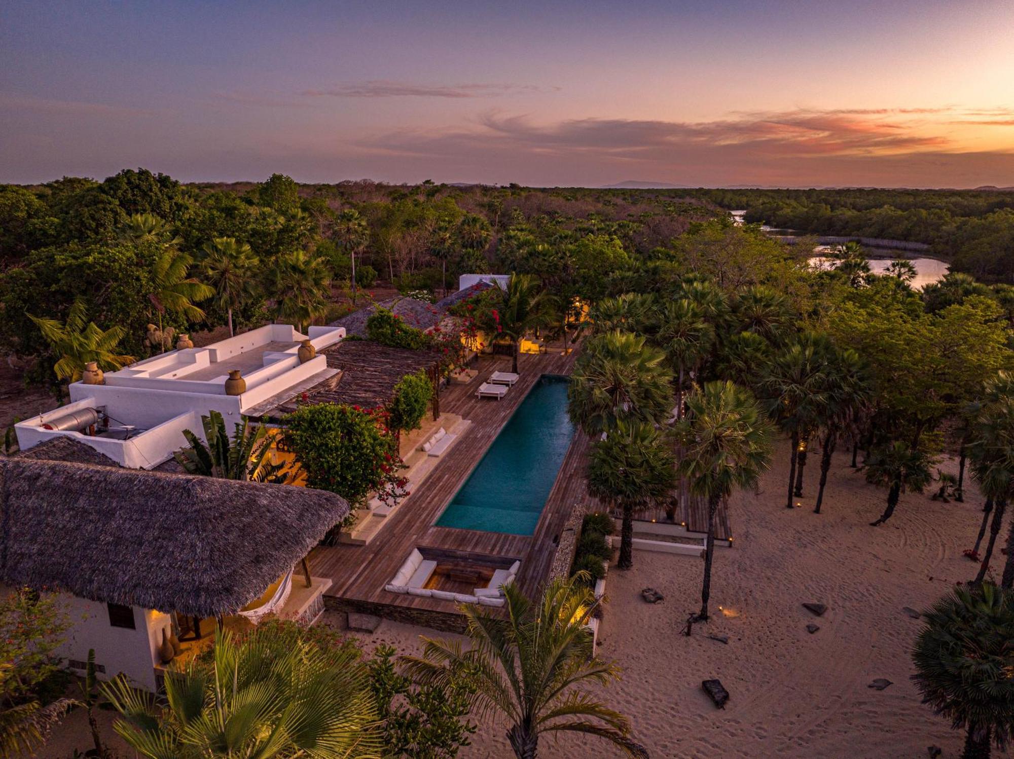 Villa Paz - La Villa Group Camocim Bagian luar foto