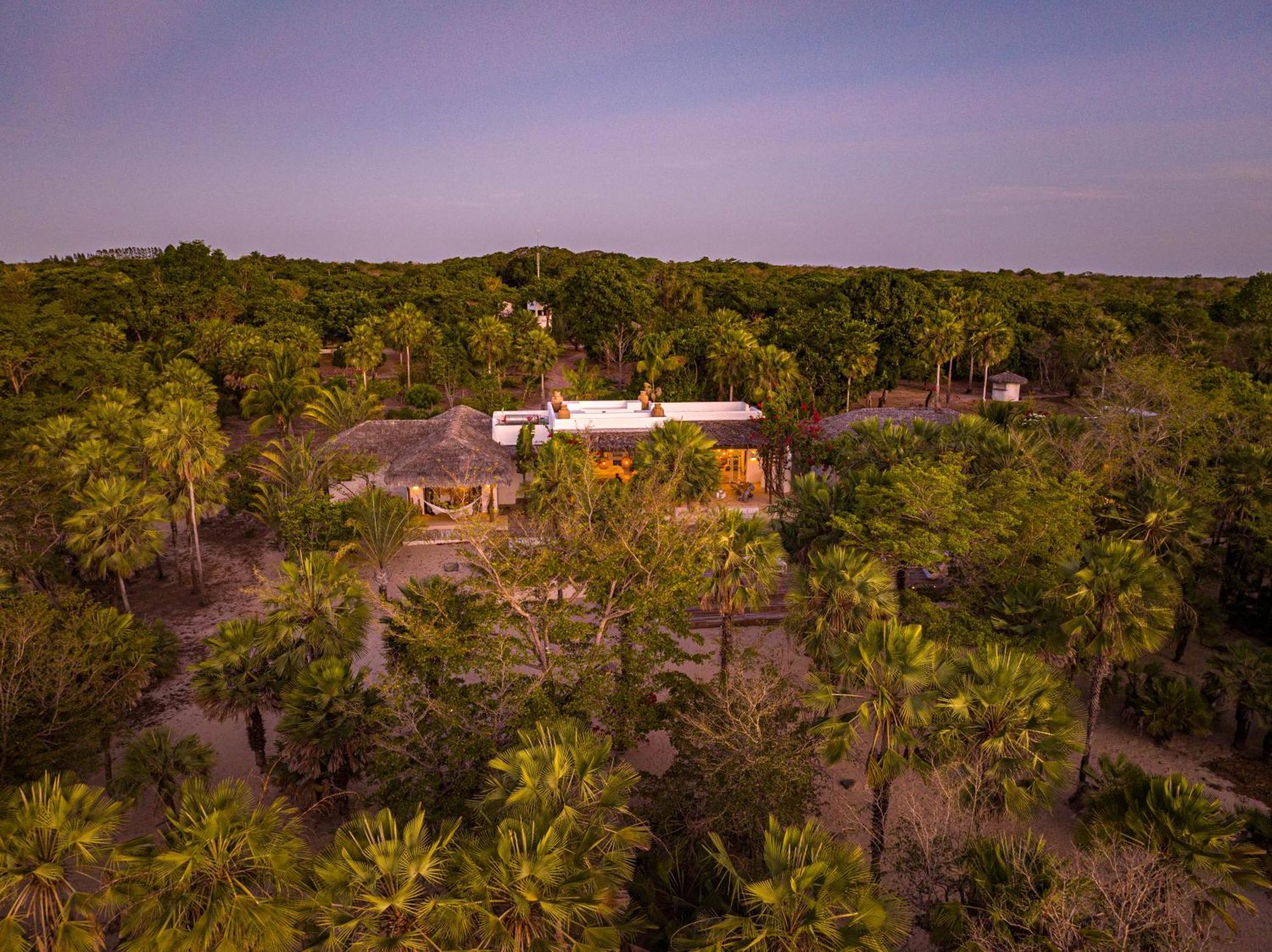 Villa Paz - La Villa Group Camocim Bagian luar foto