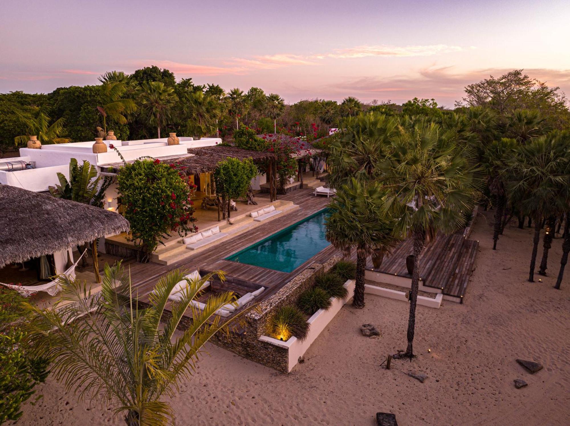 Villa Paz - La Villa Group Camocim Bagian luar foto