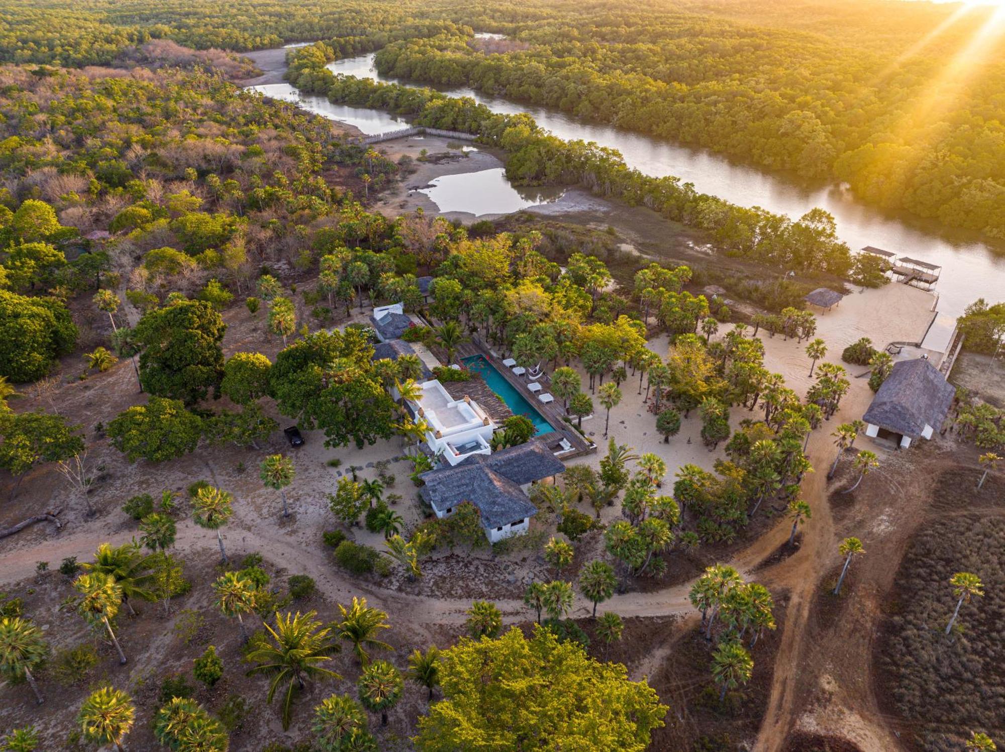 Villa Paz - La Villa Group Camocim Bagian luar foto