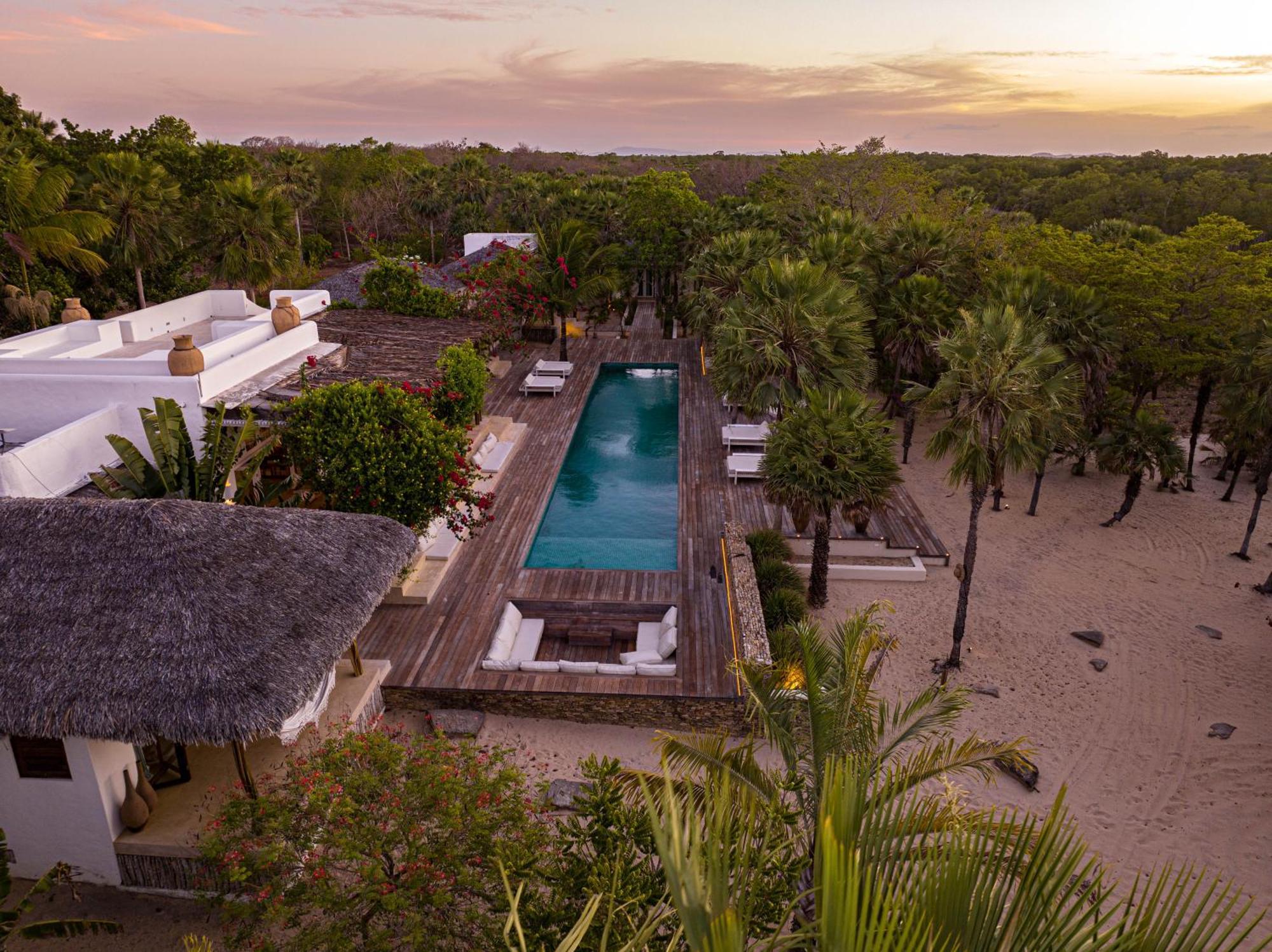 Villa Paz - La Villa Group Camocim Bagian luar foto
